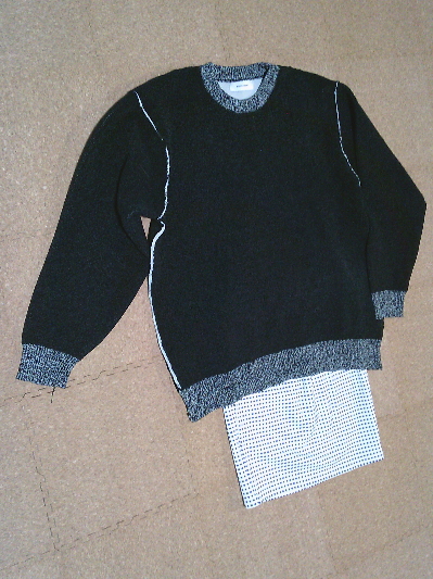 190)957円黒とグレーの配色デザインセーター