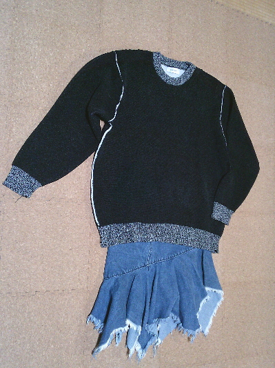 190)957円黒とグレーの配色デザインセーター