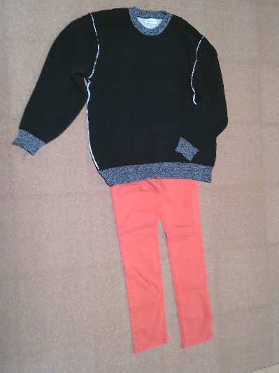 191)957円黒とグレーの配色のデザインセーター2