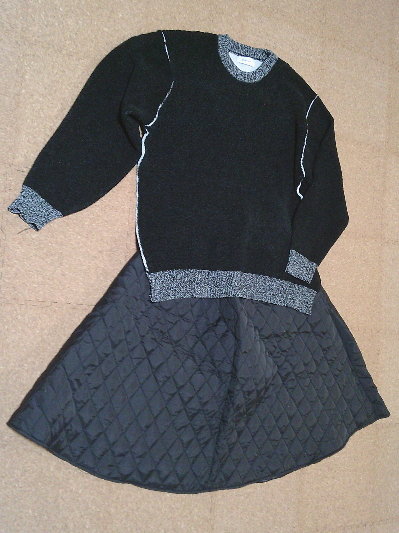 191)957円黒とグレーの配色のデザインセーター2