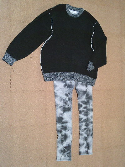 191)957円黒とグレーの配色のデザインセーター2