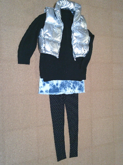 195）1,689円シルバーのダウンベスト３