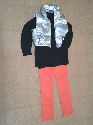 195）1,689円シルバーのダウンベスト３