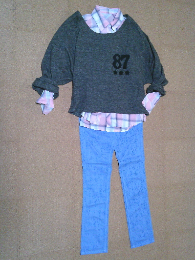 167）649円植物柄のブルーパンツ２