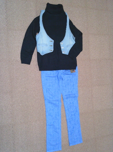 167）649円植物柄のブルーパンツ２