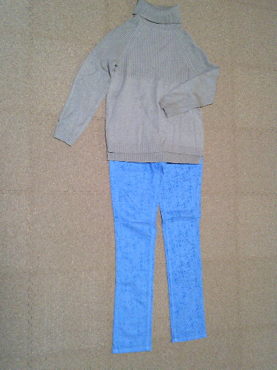 167）649円植物柄のブルーパンツ２