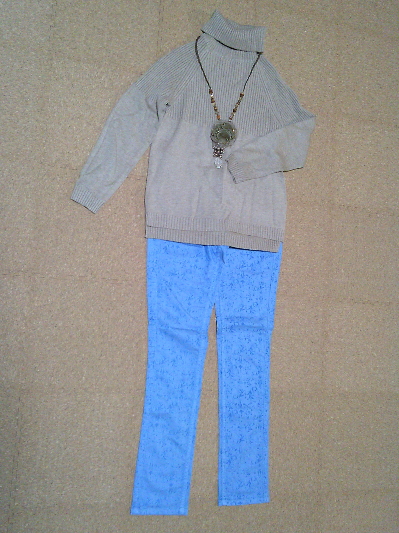 167）649円植物柄のブルーパンツ２