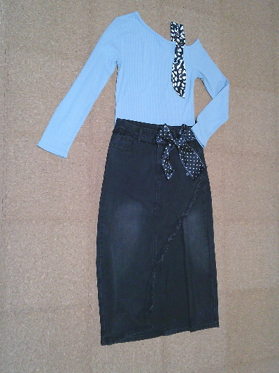 205)590円スリットデニムスカート黒