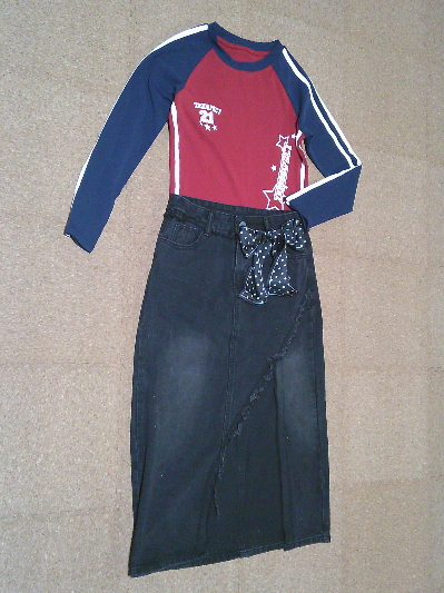 205)590円スリットデニムスカート黒