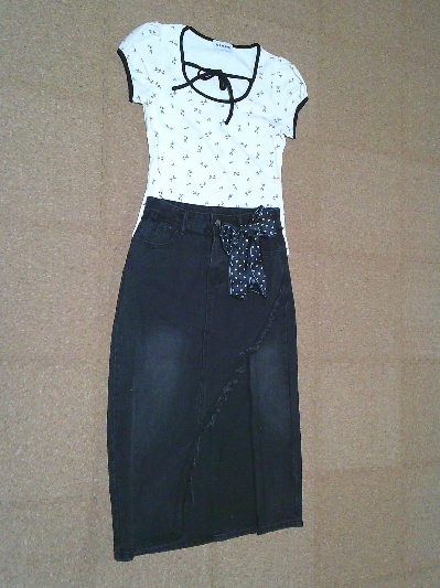 205)590円スリットデニムスカート黒