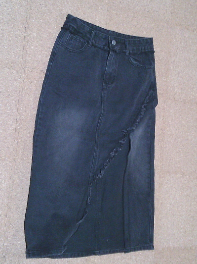 206）590円スリットデニムスカート黒