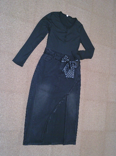 206）590円スリットデニムスカート黒