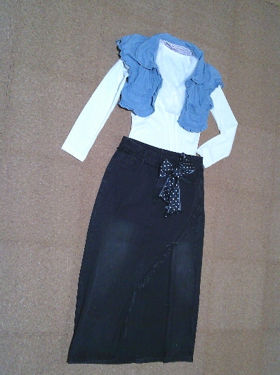 206）590円スリットデニムスカート黒