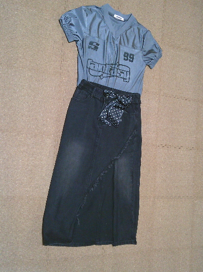 207）385円メタリックTシャツ