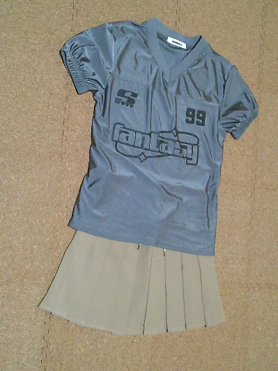 207）385円メタリックTシャツ