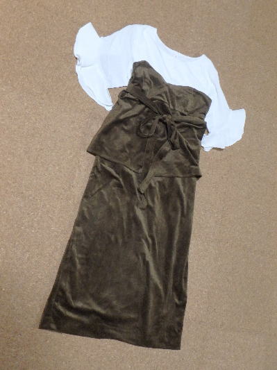 7)おこもりコーデ、茶のベルベッドワンピ