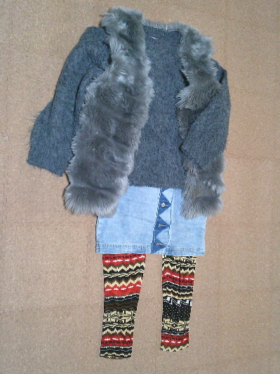 ７９）おこもりコーデ、冬の華やかレギンス２