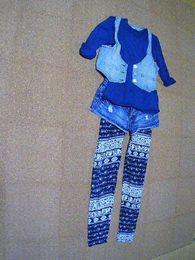 147）いつかのお出かけコーデ、象のレギンス