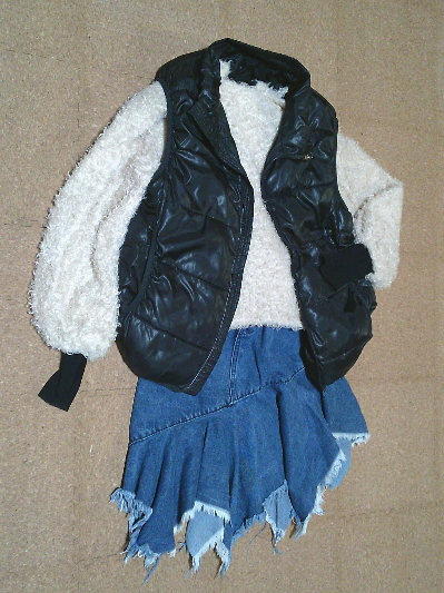 185)いつかのお出かけコーデ、プードルファーセーター2