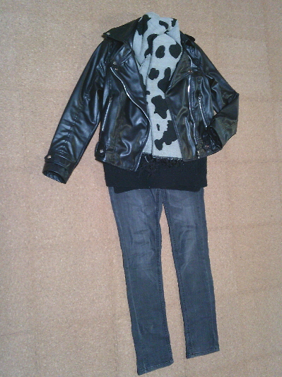 197）いつかのお出かけコーデ、もーもーマフラー３